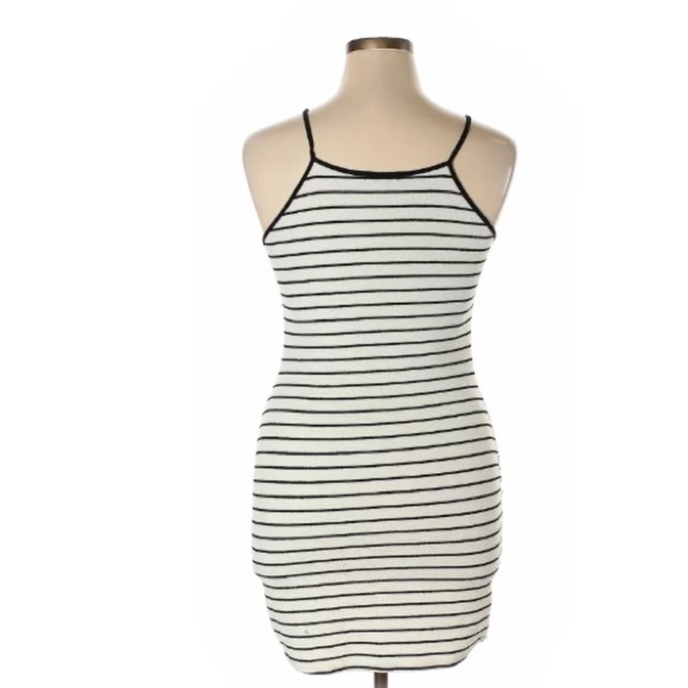 CHARLOTTE RUSSE DRESS - Picture 2 of 6